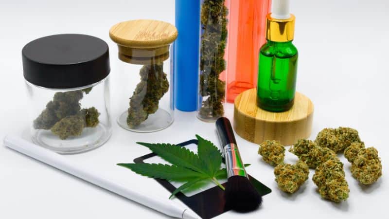 If you are looking to buy pot online in Canada, you will find Indica, Sativa, and hybrid strains available with detailed descriptions of their effects. 