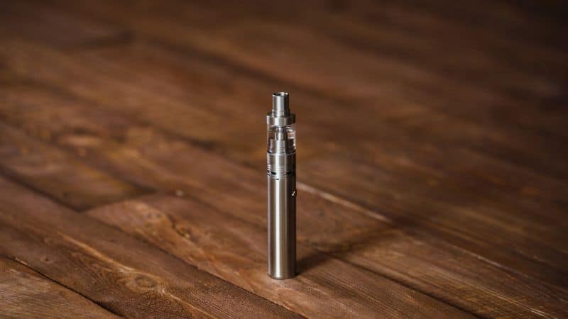 Fused with SFV OG Kush and Bubba Kush, this Bear Claw Vape disposable weed pen gives you a strong blend of sour lemony and sweet flavours with hints of banana pie at the end. 