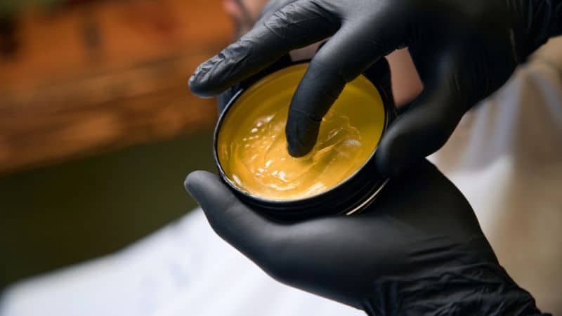 It has a honey-like texture and a golden-amber hue, resembling the sap of trees. 