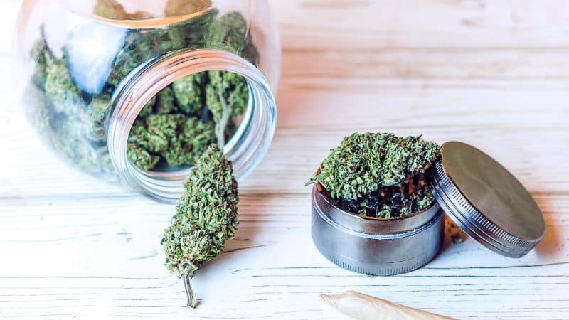 If you're done with low-quality, cheap buds that don't hit as hard as you'd like, treat yourself to top-shelf craft cannabis. These products taste superior and will get you high in an instant: best of all, the euphoria can last for hours.