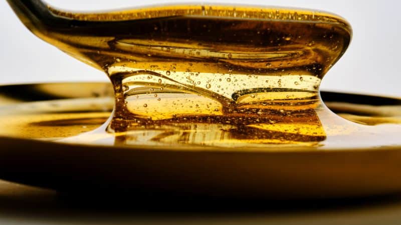 the two main types of weed concentrates are solventless extracts and solvent-based extracts.