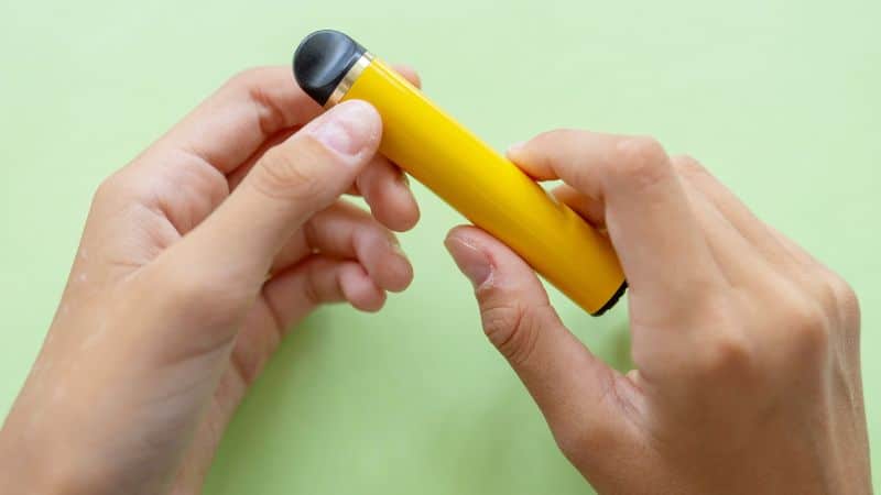 Unlike the more traditional ways of taking weed, like setting up dab rigs and rolling blunts/joints, a disposable weed pen product is something self-contained and doesn’t need any prior setup, accessories or experience. 