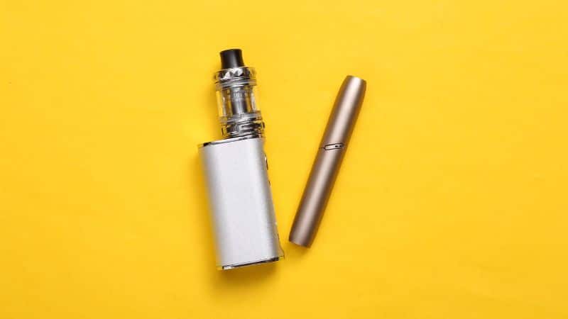 It’s the best dab pen battery and is universally accepted by most popular vape cartridges.