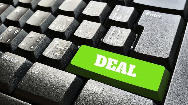 After all, buying weed online allows you to compare prices from different online dispensaries, ensuring you get the cheapest weed in Canada without compromising the quality.