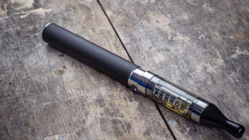  A wax pen, or a dab pen, wax vape, or shatter pen is a portable vaporizer suitable for consuming cannabis concentrates. 