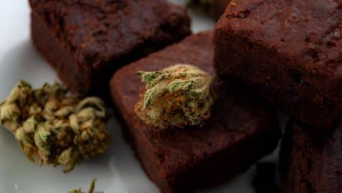 Learn the 12 mistakes to avoid when you buy hash online in Canada. Spot scams & find trusted dispensaries for premium cannabis concentrates.