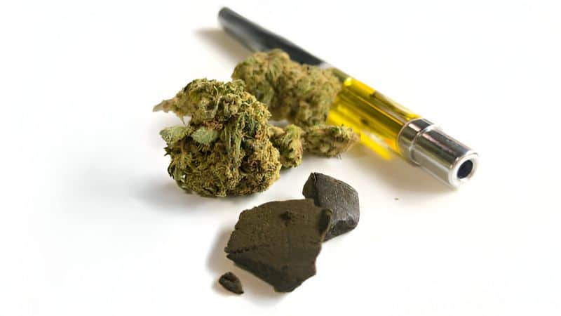 A THC vape pen, or a weed pen, is a small, portable device that allows you to consume cannabis oil. 