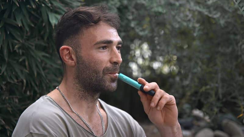 Unlike smoking, you don't require rolling papers, grinders, or lighters. Simply attach a cartridge, inhale or press the button, and enjoy.